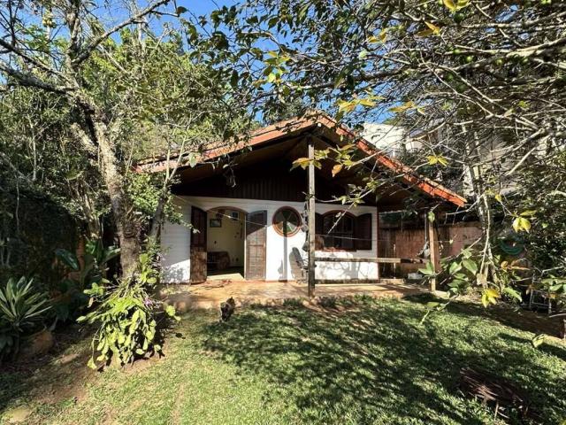 Casa em Bolsão para Venda em Carapicuíba - 1